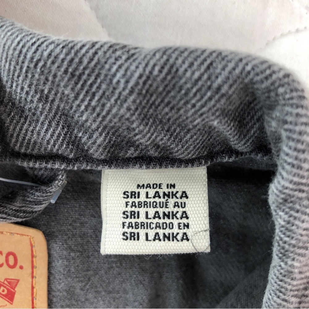 Levis NEW Women Trucker Happy Accident Jacket Size Medium Color Black - pockets - Picture 5 of 9